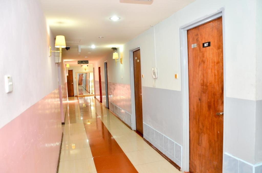 J &J Hotel Kota Kinabalu Exterior foto