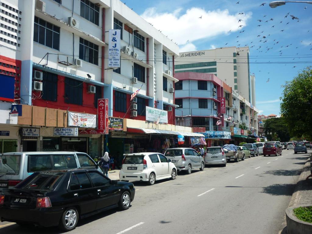 J &J Hotel Kota Kinabalu Exterior foto